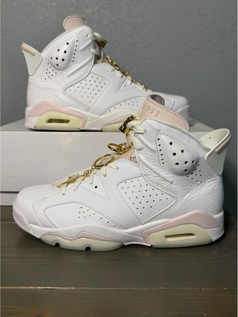 Jordan 6 Retro Gold Hoops (wmns)